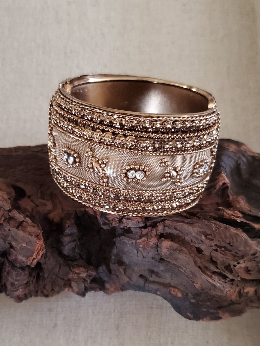 Ornate Antique Bronze Mesh Rhinestone Hinged Wide Cuff Bracelet Unbranded OS - Picture 2 of 6